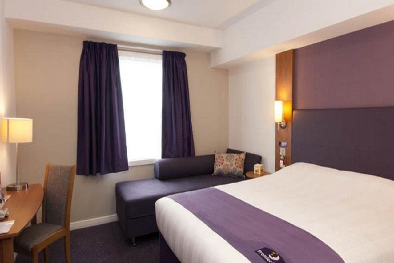 Premier Inn London Дагенъм Екстериор снимка