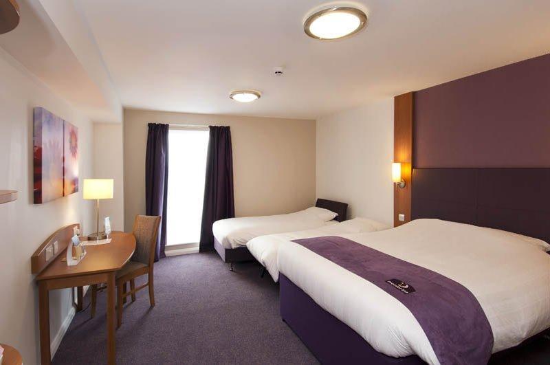 Premier Inn London Дагенъм Екстериор снимка