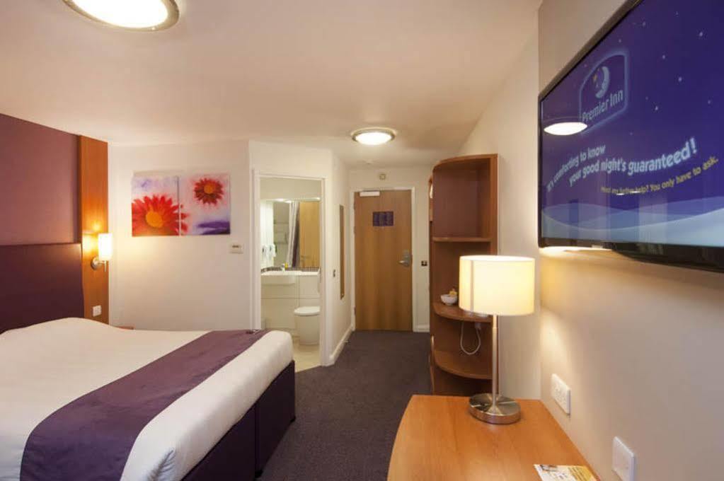 Premier Inn London Дагенъм Екстериор снимка