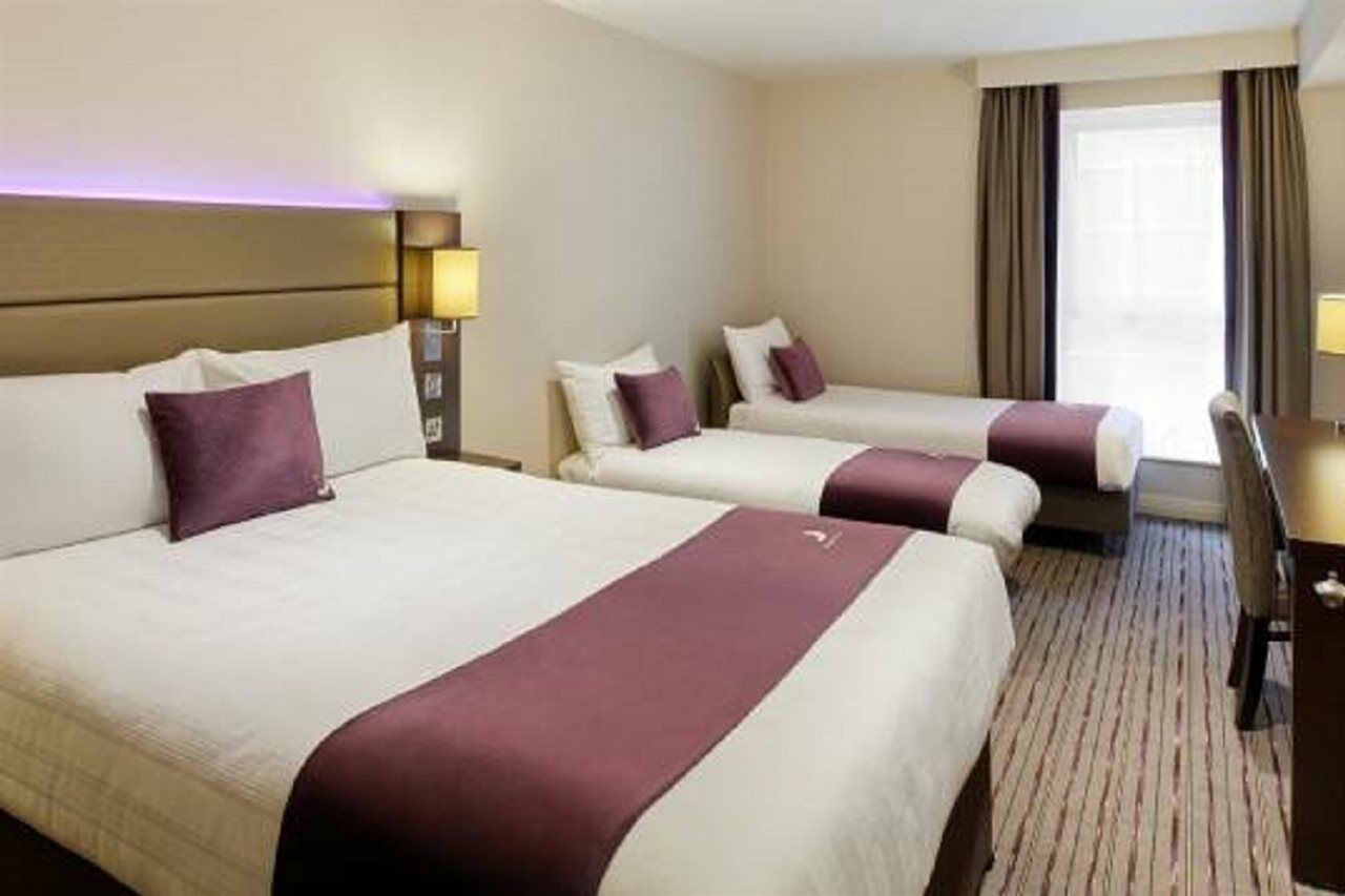 Premier Inn London Дагенъм Екстериор снимка